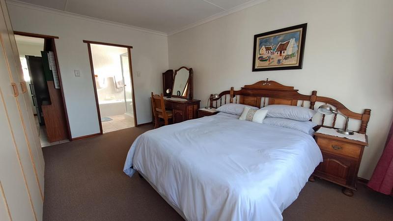 2 Bedroom Property for Sale in Stilbaai Wes Western Cape